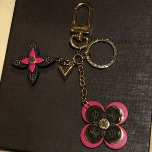 Louis Vuitton blooming flower key chain